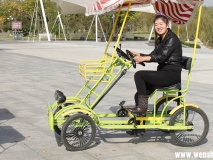 汶上蓮花湖濕地公園四輪車美女