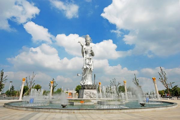 “高鐵自由風(fēng)，好客山東行”媒體記者采風(fēng)團(tuán)來(lái)汶上寶相寺景區(qū)和蓮花湖濕地進(jìn)行實(shí)地采訪 ...