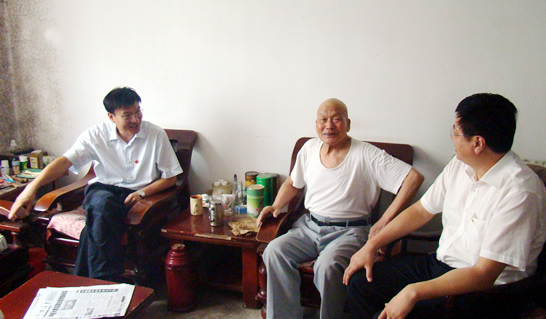 汶上縣委副書記、縣長(zhǎng)孫琪看望慰問離休老干部
