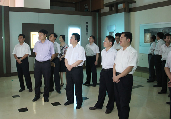 汶上縣舉行縣委理論學(xué)習(xí)中心組讀書(shū)會(huì) 深入學(xué)習(xí)貫徹全市科學(xué)發(fā)展現(xiàn)場(chǎng)觀(guān)摩會(huì)和市委理論學(xué)習(xí) ...