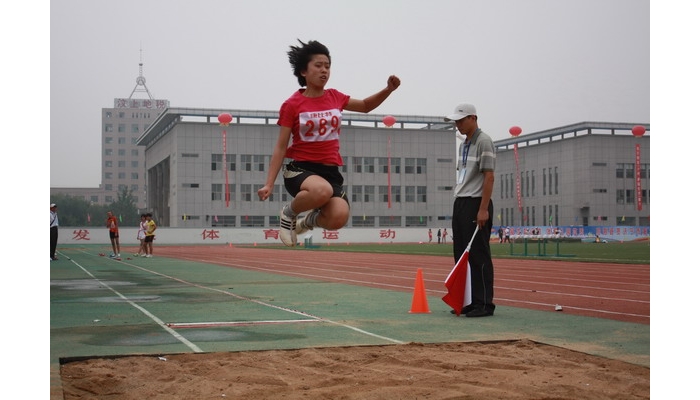 濟寧市第20屆中學生田徑運動會第一天兩項紀錄被打破