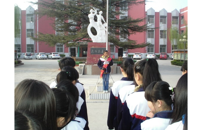 全縣中小學(xué)精心開展“清明時(shí)節(jié)憶先烈”愛國主義主題系列教育活動(dòng)