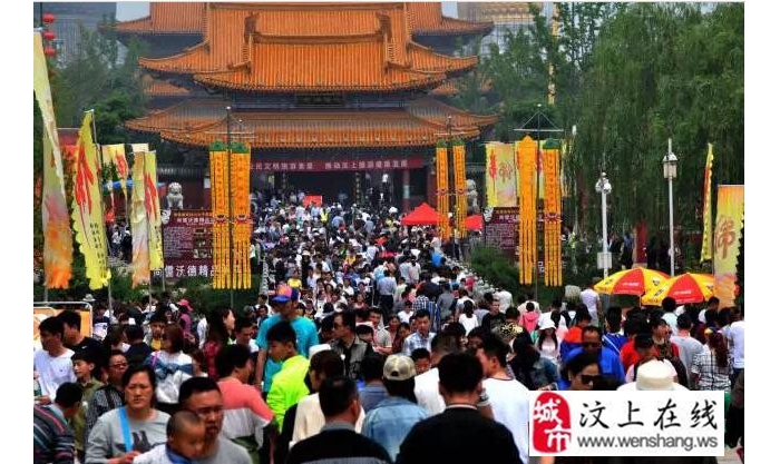 汶上寶相寺佛光神奇顯現(xiàn)，數(shù)萬游客有緣沐浴佛光