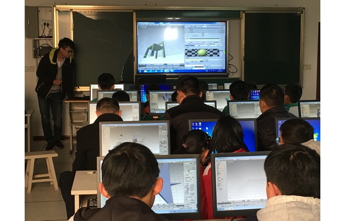 縣教體局舉辦首期3D打印創(chuàng)意設計培訓班