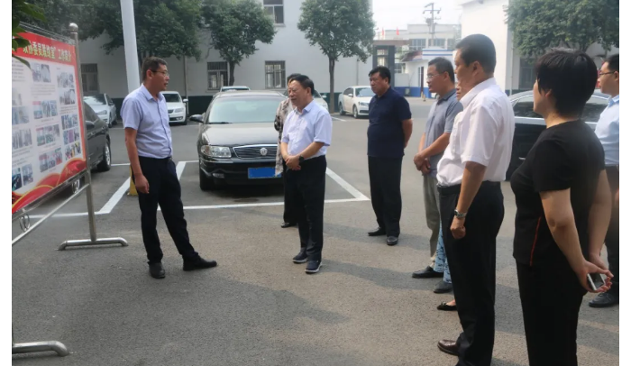 市政協(xié)專題調(diào)研組到次邱鎮(zhèn)調(diào)研政協(xié)委員聯(lián)絡(luò)室“五有三服務(wù)”示范點(diǎn)建設(shè)