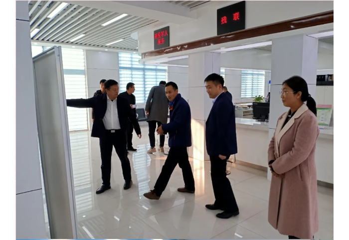 全市示范型退役軍人服務(wù)站服務(wù)保障體系建設(shè)參觀團(tuán)到次邱鎮(zhèn)觀摩評(píng)比